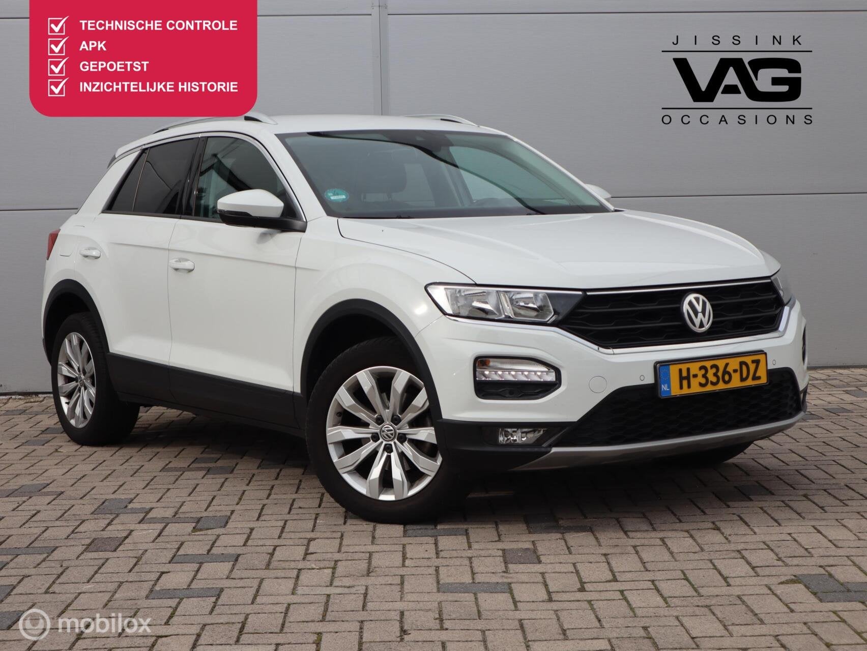 Volkswagen T-Roc 1.5 TSI Style Trekhaak CarPlay Lane ACC Cli, Auto's, Voorwielaandrijving, Dealer onderhouden, Stof, 4 cilinders
