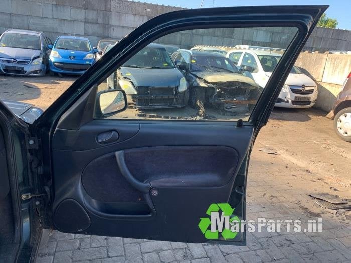 Portier 4Deurs rechts-voor van een Saab 900, Auto-onderdelen, Gebruikt, -, Deur, -