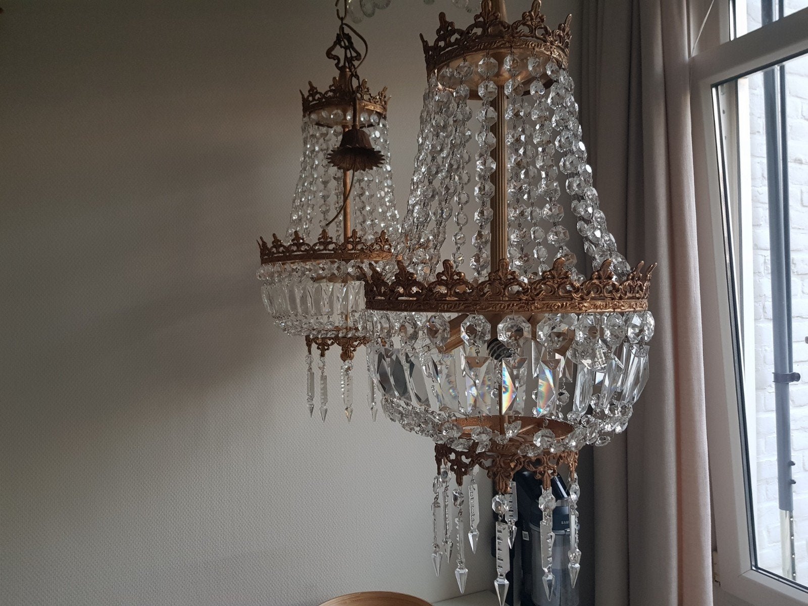 2 bijna gelijke zakluchters, Huis en Inrichting, Lampen | Kroonluchters, Ophalen of Verzenden, Gebruikt, Glas, E14 (klein)