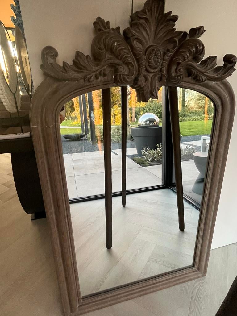 Lifestyle spiegel met sierlijke lijst en kleine scheur, Huis en Inrichting, Woonaccessoires | Spiegels, Ophalen, Gebruikt, 100 tot 150 cm