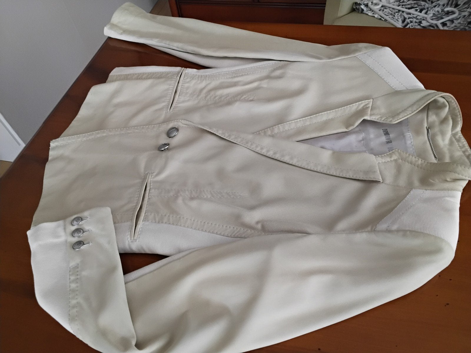€ 25,- DRYKORN Chique kalfsleer blazer jasje maat 40, Kleding | Dames, Verzenden, Zo goed als nieuw, Maat 38/40 (M)
