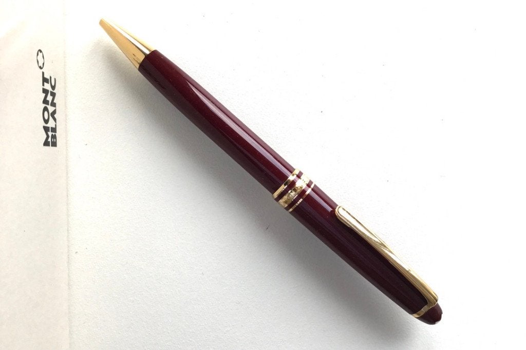Montblanc Classique 164 Bugundy Red / Bordeaux Rouge balpen, Verzamelen, Pennenverzamelingen, Ophalen of Verzenden, Gebruikt, Balpen