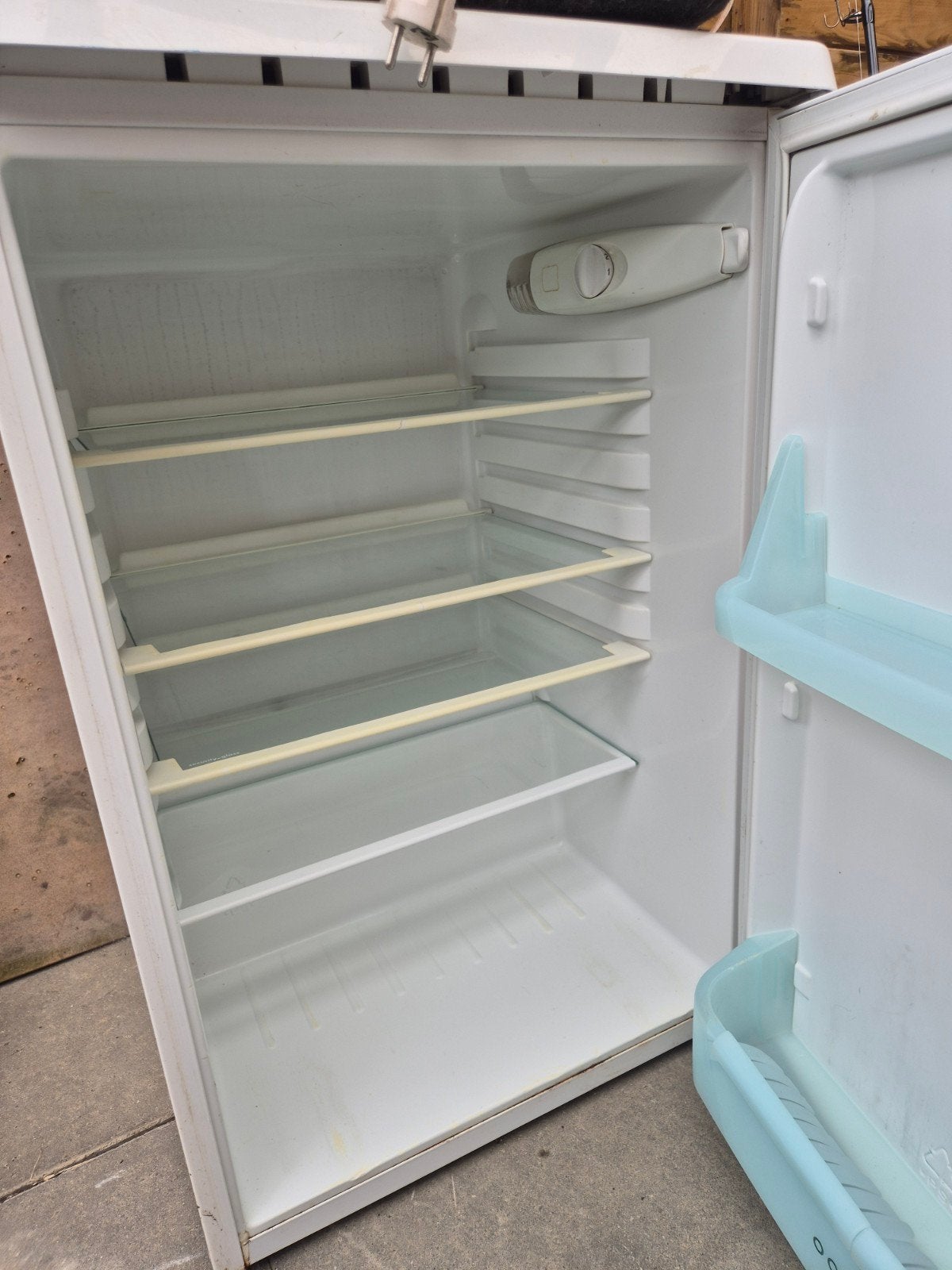Compacte Koelkast - Ideaal voor kleine ruimtes, Witgoed en Apparatuur, Koelkasten en IJskasten, 75 tot 100 liter, 45 tot 60 cm