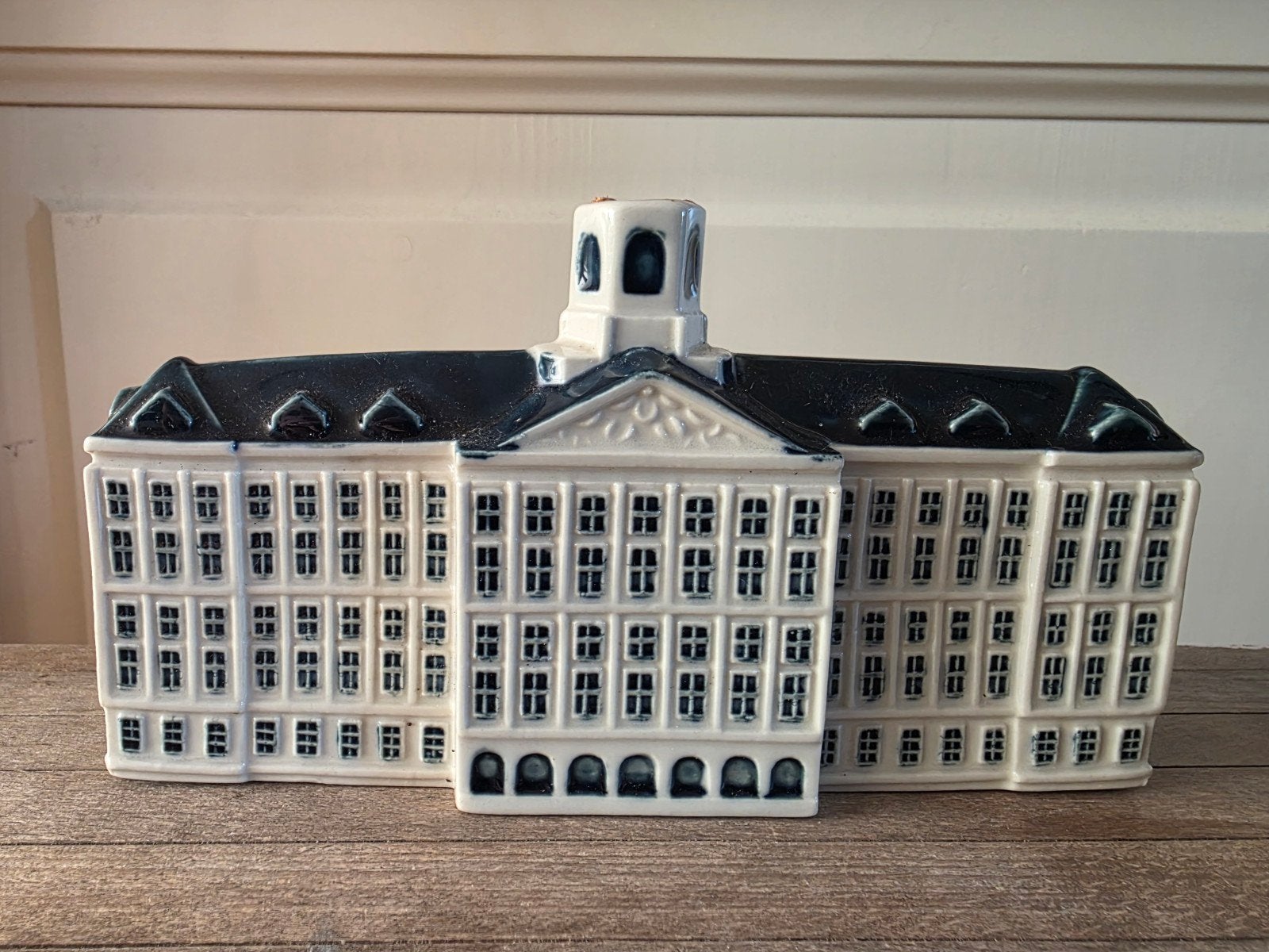 Bijzondere KLM-huwelijksuitgave van het Paleis op de Dam, Verzamelen, KLM Huisjes, Verzenden, Zo goed als nieuw, Paleis of Waag