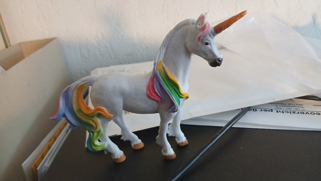 Regenboogeenhoorn, dierfiguur merk  (geen Schleich), Ophalen of Verzenden, Gebruikt, Paard, Beeldje of Figuurtje