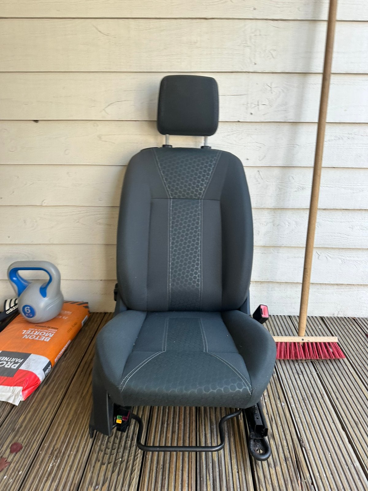 Bijrijdersstoel Ford Fiesta, Ophalen