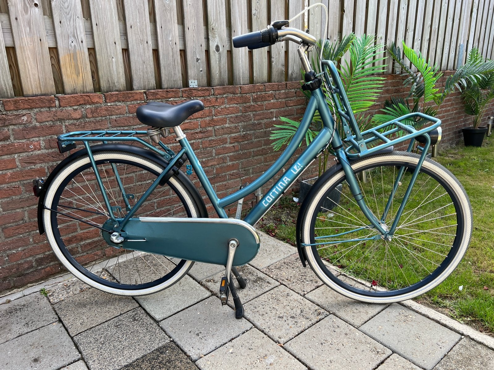 Cortina U4 28 inch 57 cm Meisjes/Damensfiets  (nieuwe model), Fietsen en Brommers, Fietsen | Dames | Damesfietsen, Ophalen, Terugtraprem