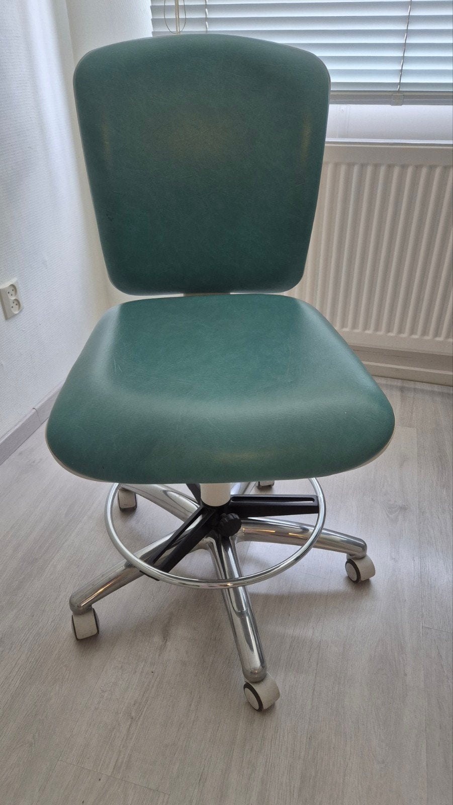 Pedicure werkstoel zee blauw werkt naar behoren, Ophalen, Ergonomisch, Gebruikt, Overige kleuren