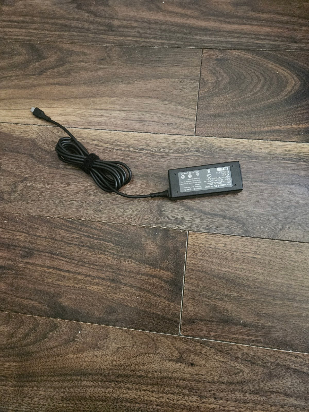 Nieuwe Universele AC Adapter 100-240V Multi-Output, Ophalen of Verzenden