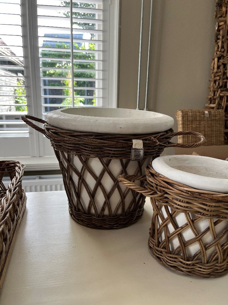 Riviera Maison Rattan Bloempotten, Huis en Inrichting, Woonaccessoires | Schalen en Manden, Ophalen, Mand, Rond, Zo goed als nieuw