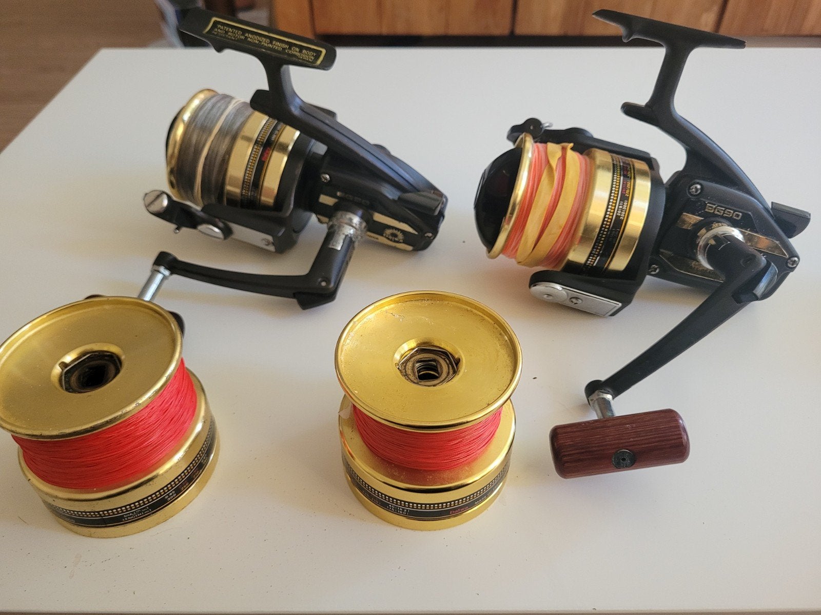2x Zeemolen bootmolen Daiwa BG90 + 2 spoelen, Watersport en Boten, Hengelsport | Zeevissen, Ophalen of Verzenden, Gebruikt, Molen