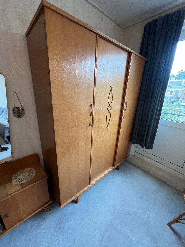 Vintage Kledingkast Jaren 50/60 - Mid Century Hout, Ophalen, Gebruikt, ., Met plank(en)