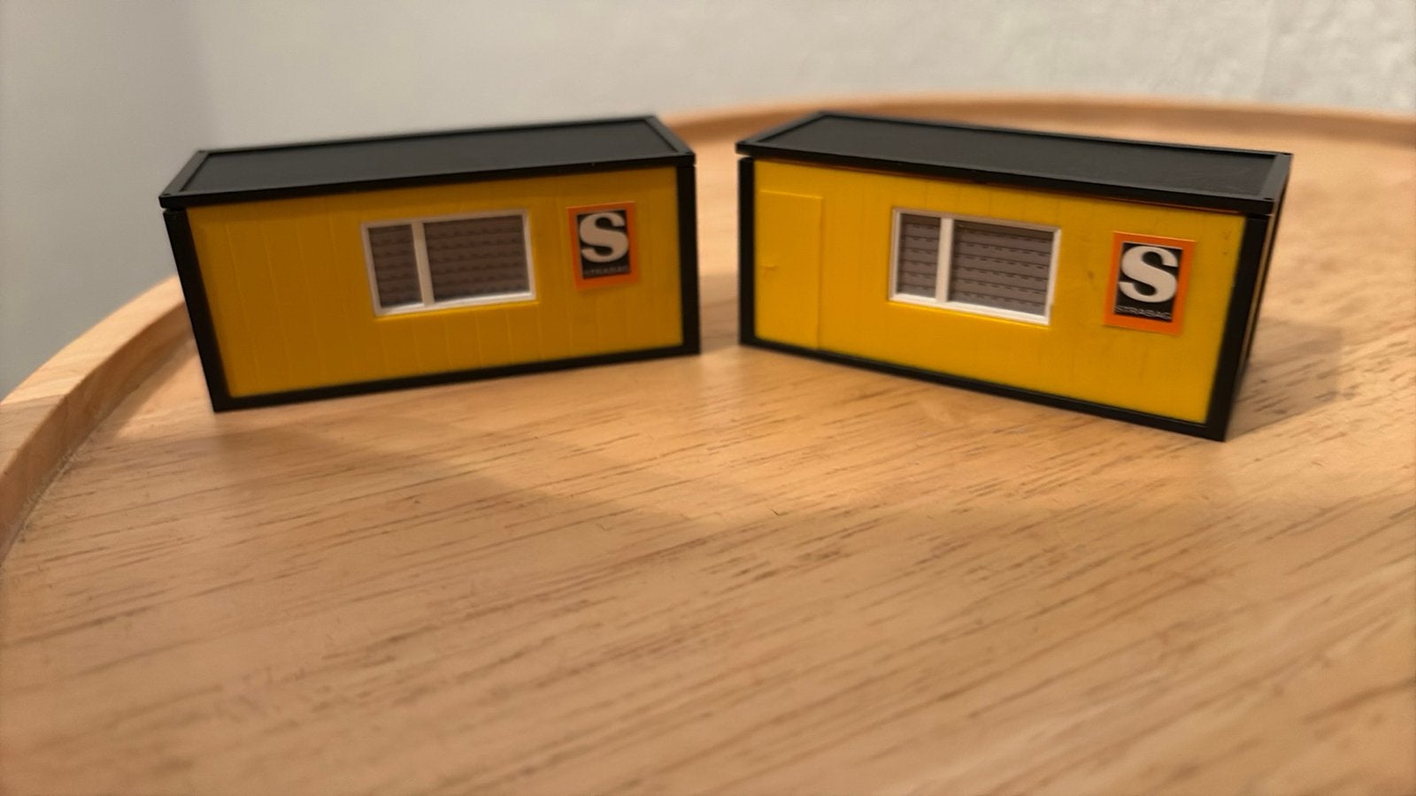 2 CONTAINERS HO 1:87, Ophalen of Verzenden, Zo goed als nieuw