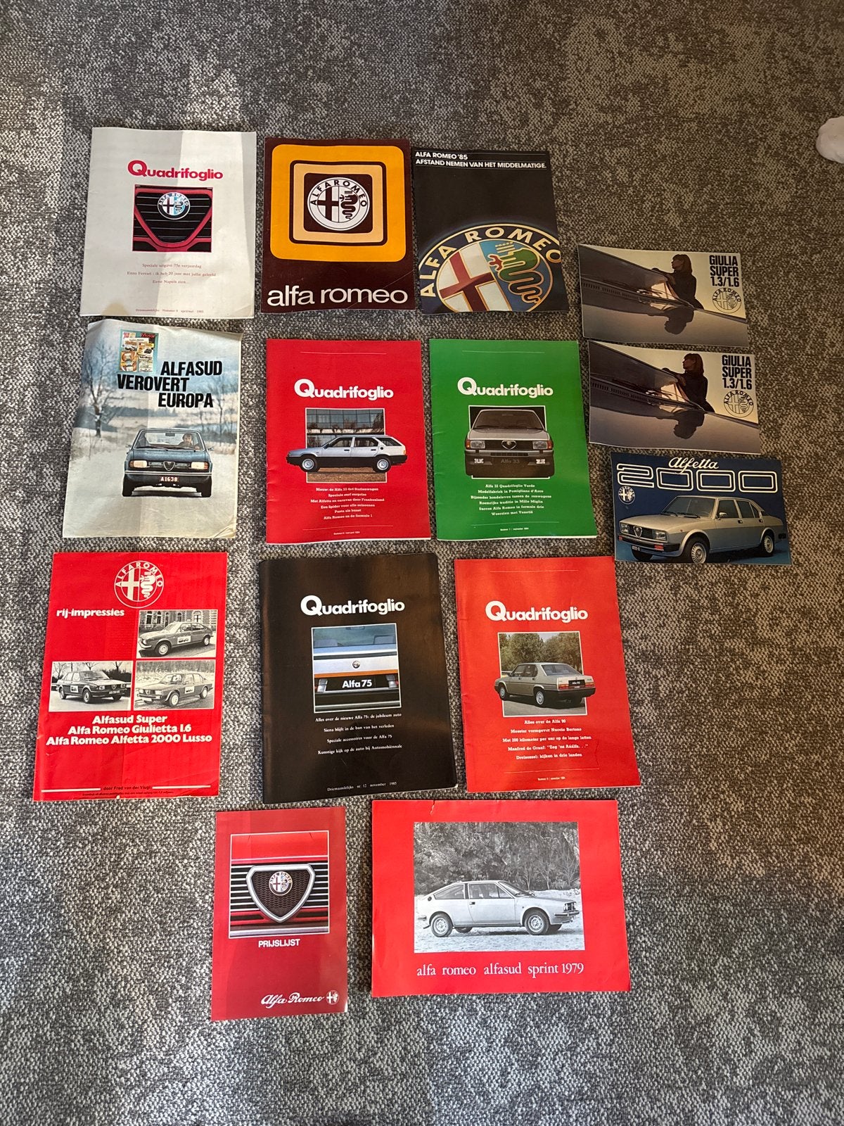 Alfa Romeo brochures en folders - Diverse modellen, Ophalen of Verzenden, Gelezen, Alfa Romeo