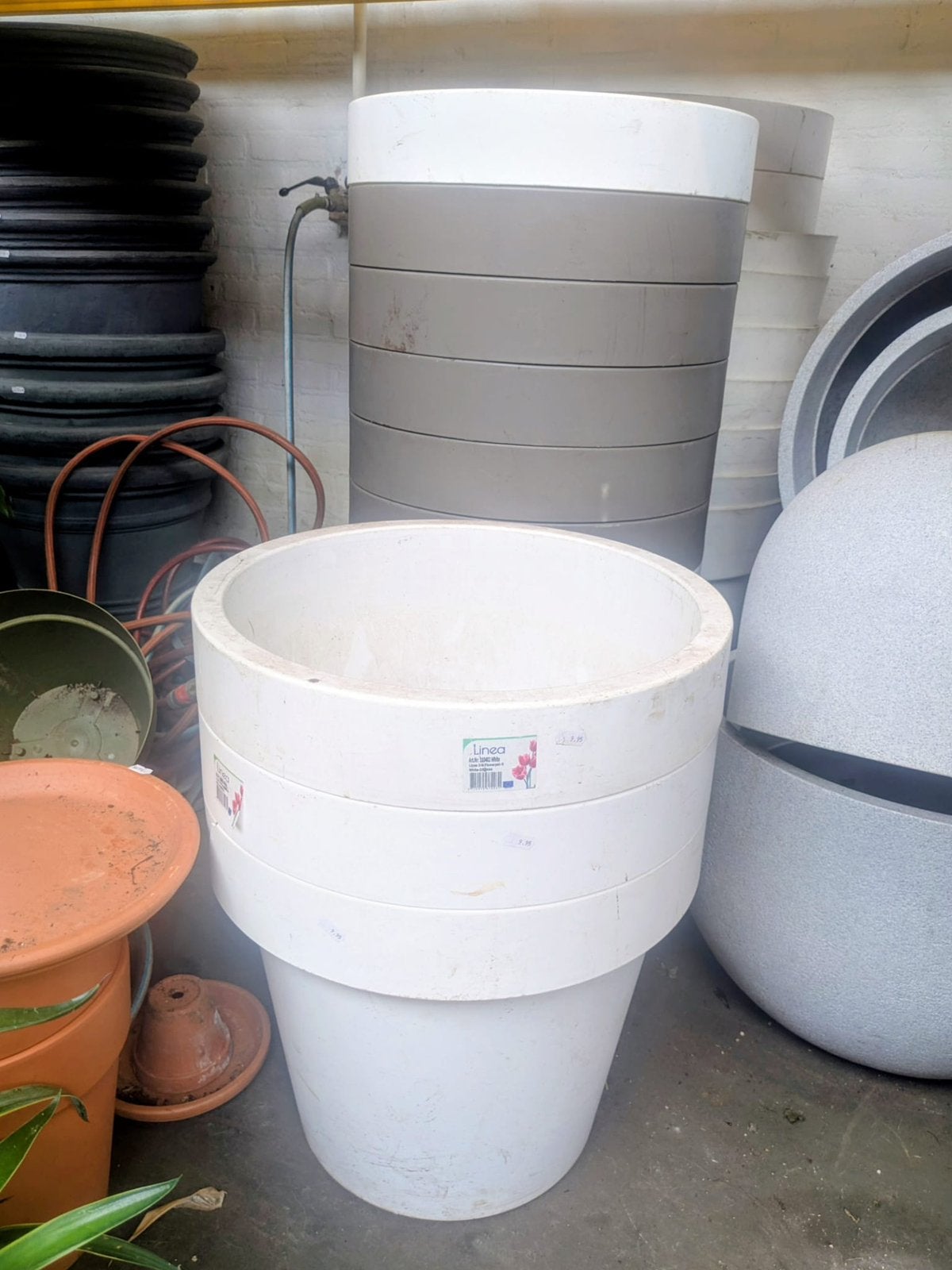 Plastic bloempotten XL 50 cm wit of beige