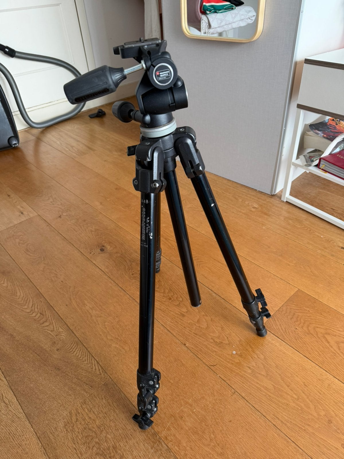 Manfrotto 144B professioneel statief + 804RC2 3-weg kop, Ophalen, Gebruikt, 3-assige stabilisatie, Driepoot