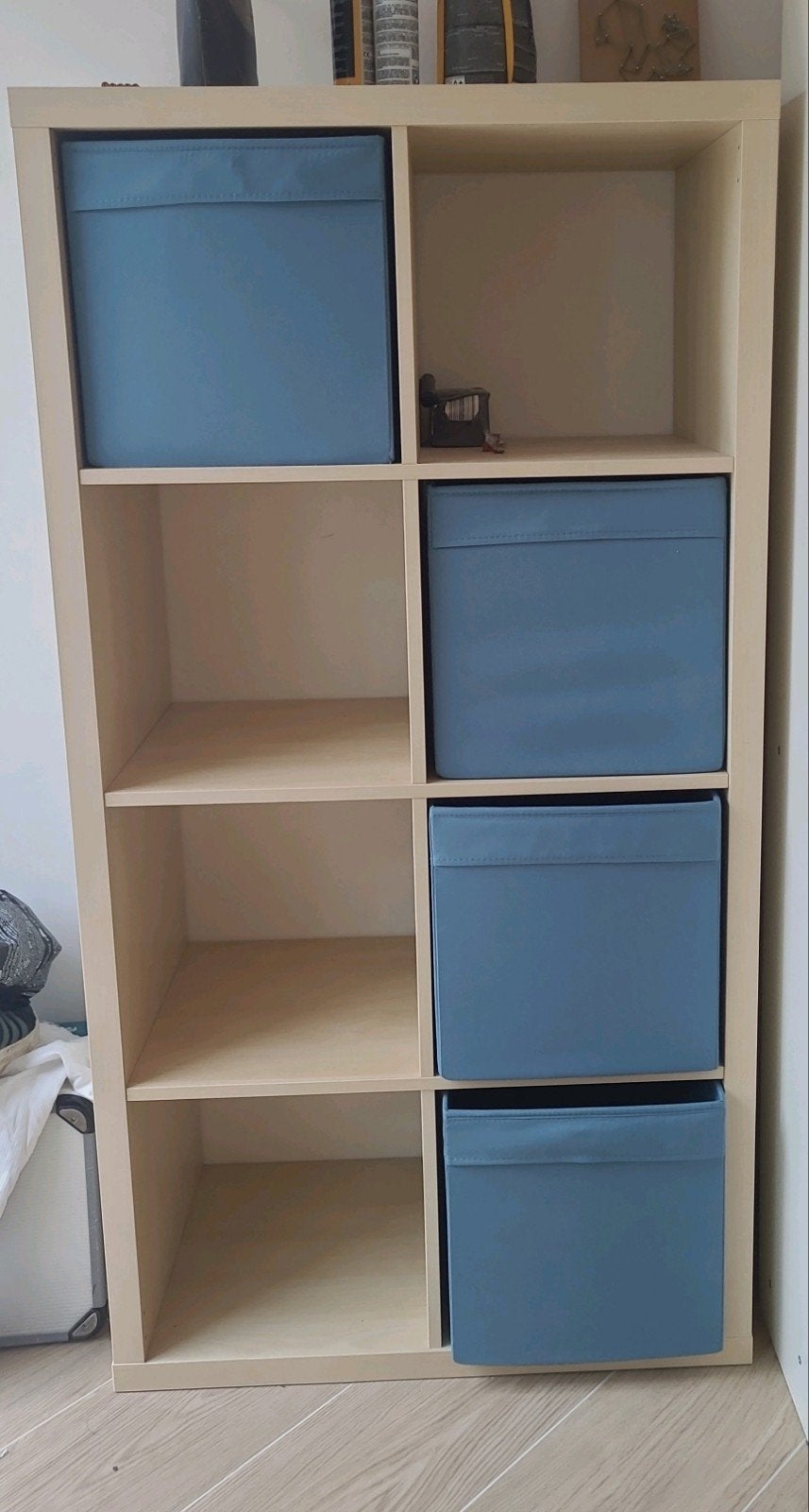 Kallax kast met 8 vakken en opbergboxen, Met plank(en), Gebruikt, Modern, functioneel, 100 tot 150 cm