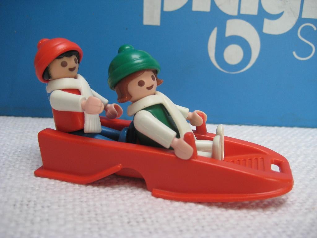 winter sneeuw 3327 a rode bobslee vintage 100% zeldzaam, Ophalen of Verzenden, Zo goed als nieuw