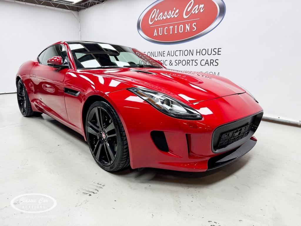 Jaguar F-TYPE   - ONLINE AUCTION, Auto's, Jaguar, Bedrijf, F-type, Benzine, Coupé, Automaat, Rood, Gebruikt