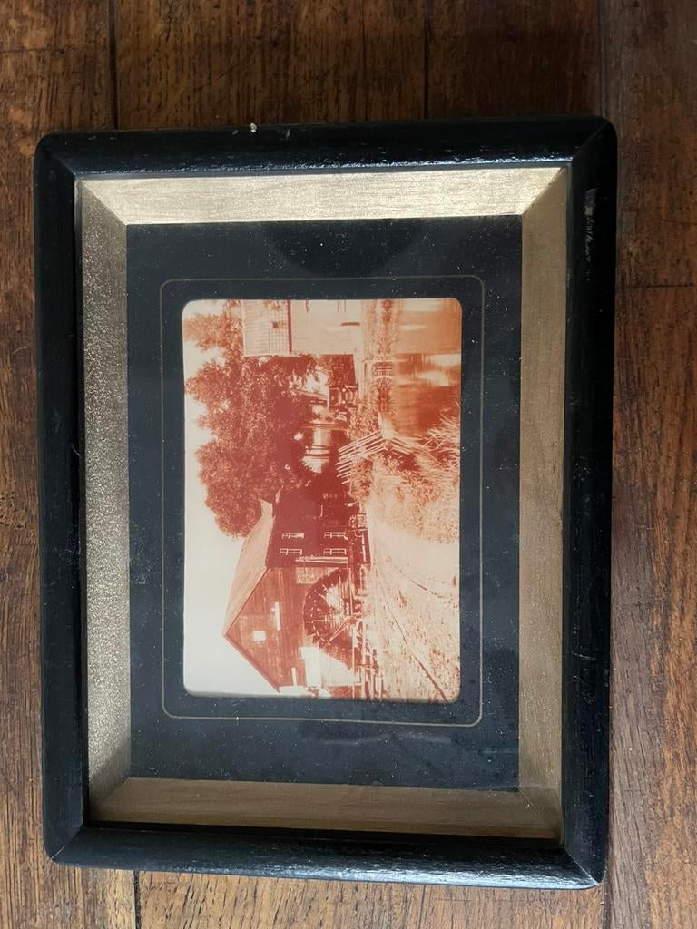 Oud sepia foto in houten zwart/gouden lijst, Ophalen of Verzenden