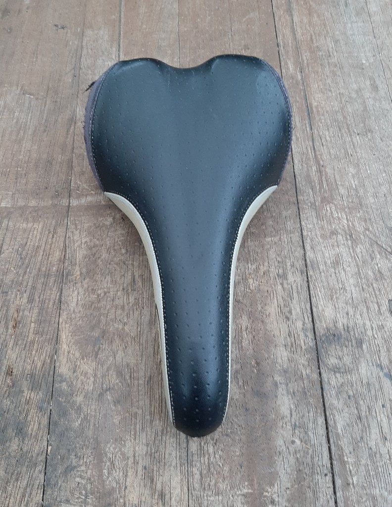 Gebruikt Bulls Velo Racefiets Zadel Kleur Zwart - Wit, Fietsen en Brommers, Gebruikt, Zadel, Mountainbike, Ophalen