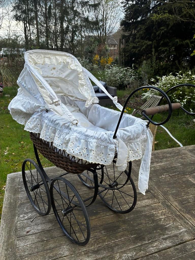Antieke Engelse poppenwagen, riet en kant, Ophalen, Gebruikt, Kinderwagen, Overige merken