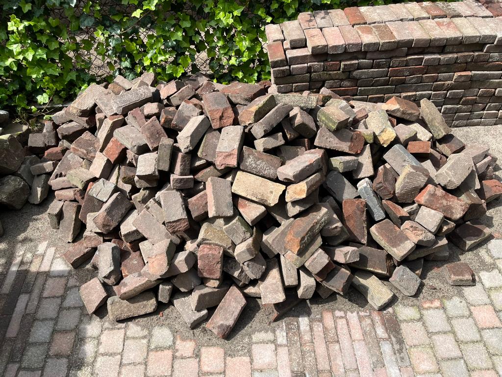 Restanten van oude gebakken waaltjes 20x8.5x5cm, Tuin en Terras, Tegels en Klinkers, Gebruikt, Klinkers, Overige materialen, 5 tot 10 m²