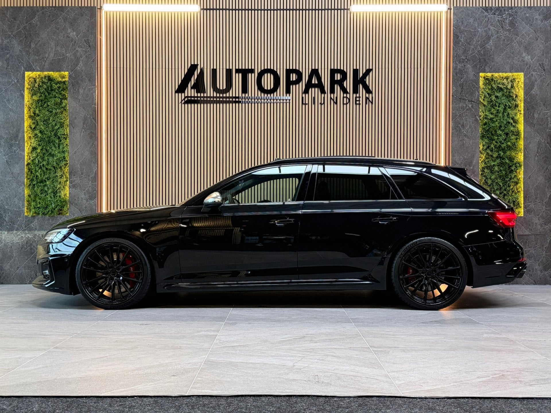 Audi RS4 Avant 2.9 TFSI RS 4 quattro PANO|B&O|HuD|360 CAMERA, Auto's, Automaat, Dealer onderhouden, Gebruikt, Zwart