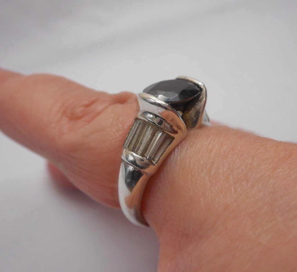 Zilveren ring met zwart en witte stenen maat 16.75 nr.916, Verzenden, Dame, Zilver, Zilver