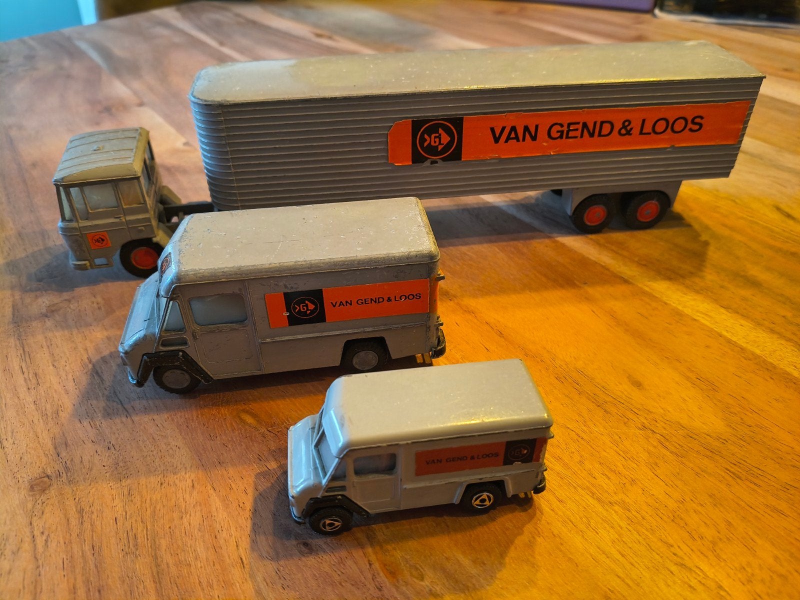 Drie Van Gend & Loos auto's, Ophalen, Gebruikt