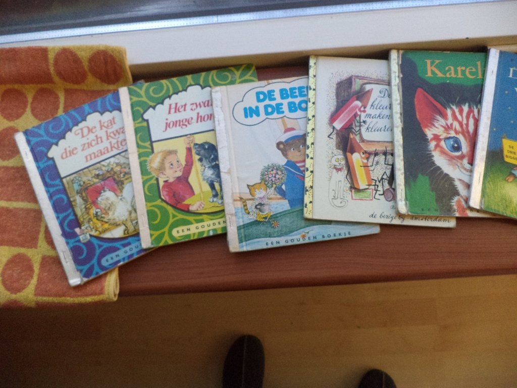 negen Gouden Boekjes (t/m hoogstens 72 op achterplat), Ophalen of Verzenden, Zo goed als nieuw, Fictie algemeen, Gouden boekje
