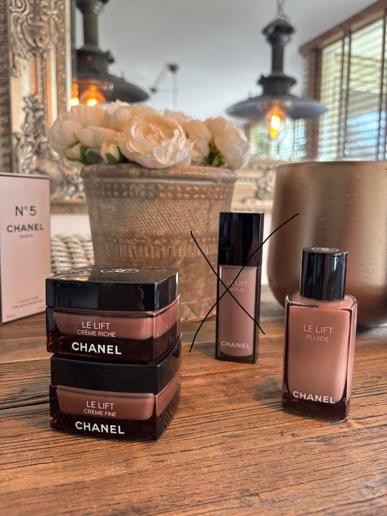 Nieuwe, gesealde Chanel Le Lift huidverzorgingsset, Sieraden, Tassen en Uiterlijk, Uiterlijk | Gezichtsverzorging, Ophalen of Verzenden