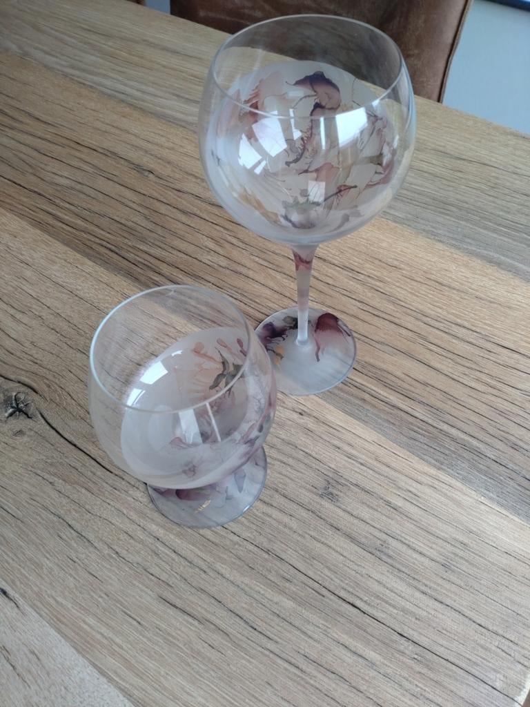 Bijzondere wijn- en cognacglazen met bloemmotief, Ophalen of Verzenden