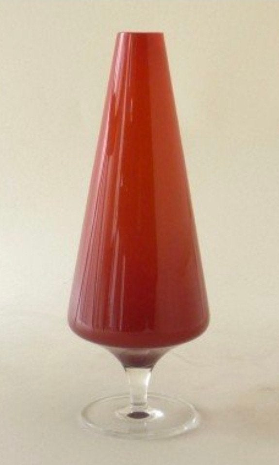 Vintage Rode Glazen Vaas op Voet - Tulpvormig Design, Ophalen of Verzenden