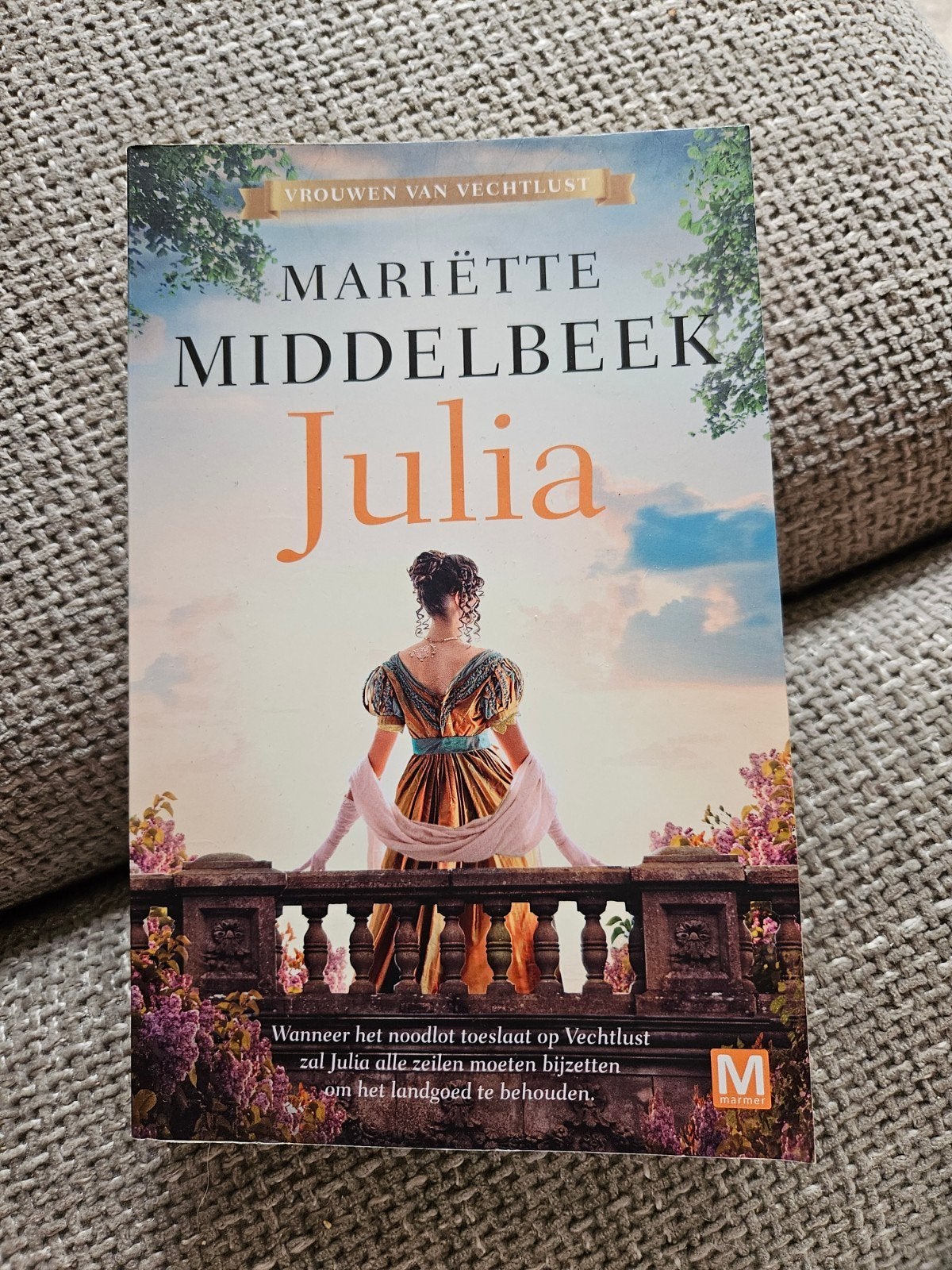 Julia - Mariëtte Middelbeek (Vrouwen van Vechtlust), Boeken, Ophalen of Verzenden, Zo goed als nieuw, Mariëtte Middelbeek, Nederland