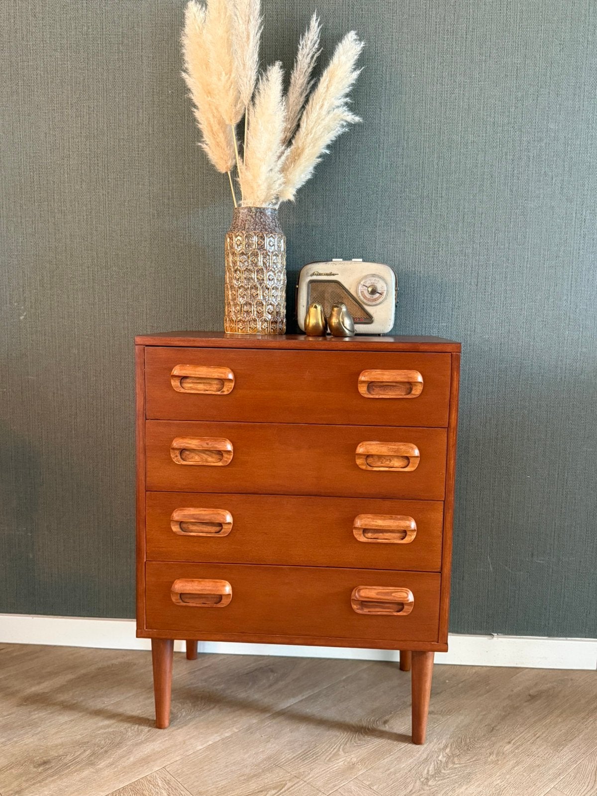 Foto 10 van Vintage ladekast -warm hout – 4 lades – retro / Deens design