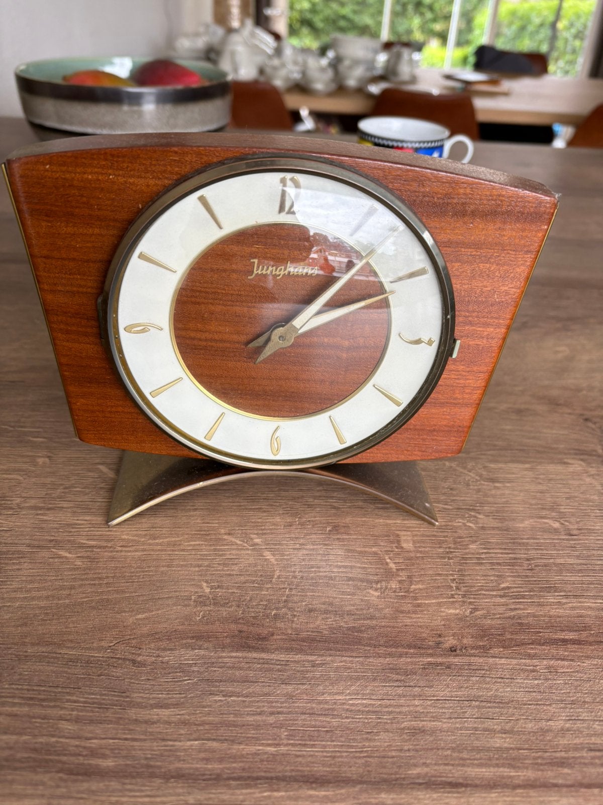 Vintage Junghans tafelklok, Ophalen