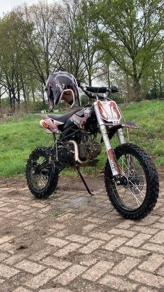 Pitbike 125cc - Perfect voor off-road plezier!, Fietsen en Brommers, Minibikes, Midibikes en Pitbikes, Gebruikt, Pitbike, Schijfrem