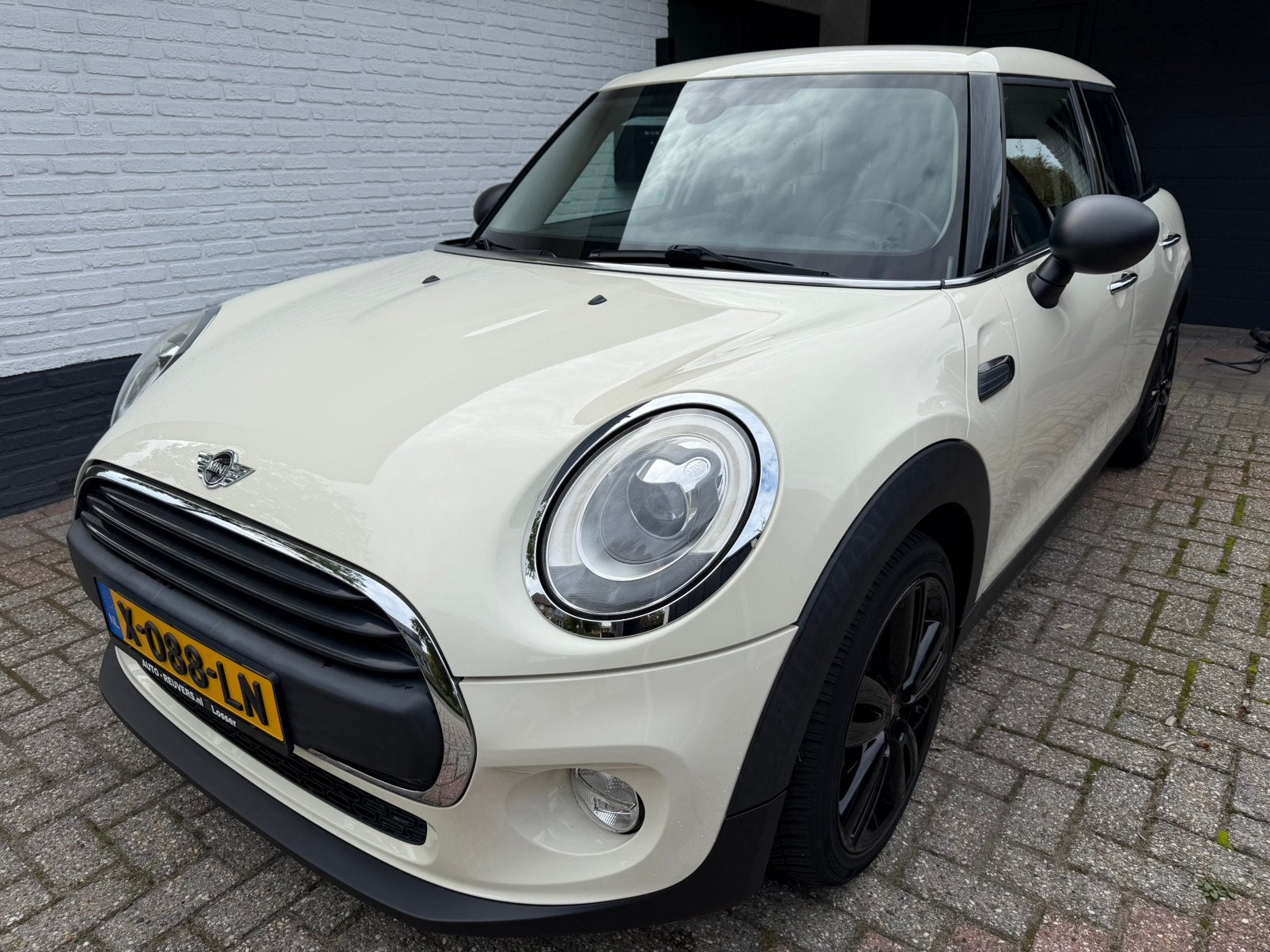 Mini One 1.2 / LED / 5 deurs / Airco / All season / Stoelver, Voorwielaandrijving, Stof, Bluetooth, 1198 cc
