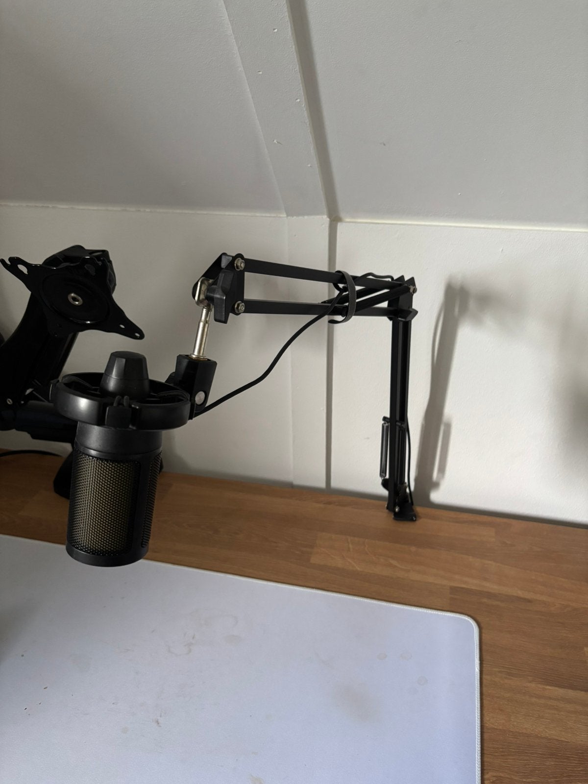 Fifine microfoon + arm met muteknop, Muziek en Instrumenten, Microfoons, Ophalen of Verzenden, Zo goed als nieuw, Studiomicrofoon