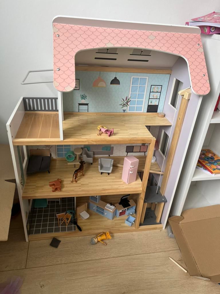 Poppenhuis met vele accessoires en dieren, Ophalen of Verzenden, Zo goed als nieuw, Poppenhuis