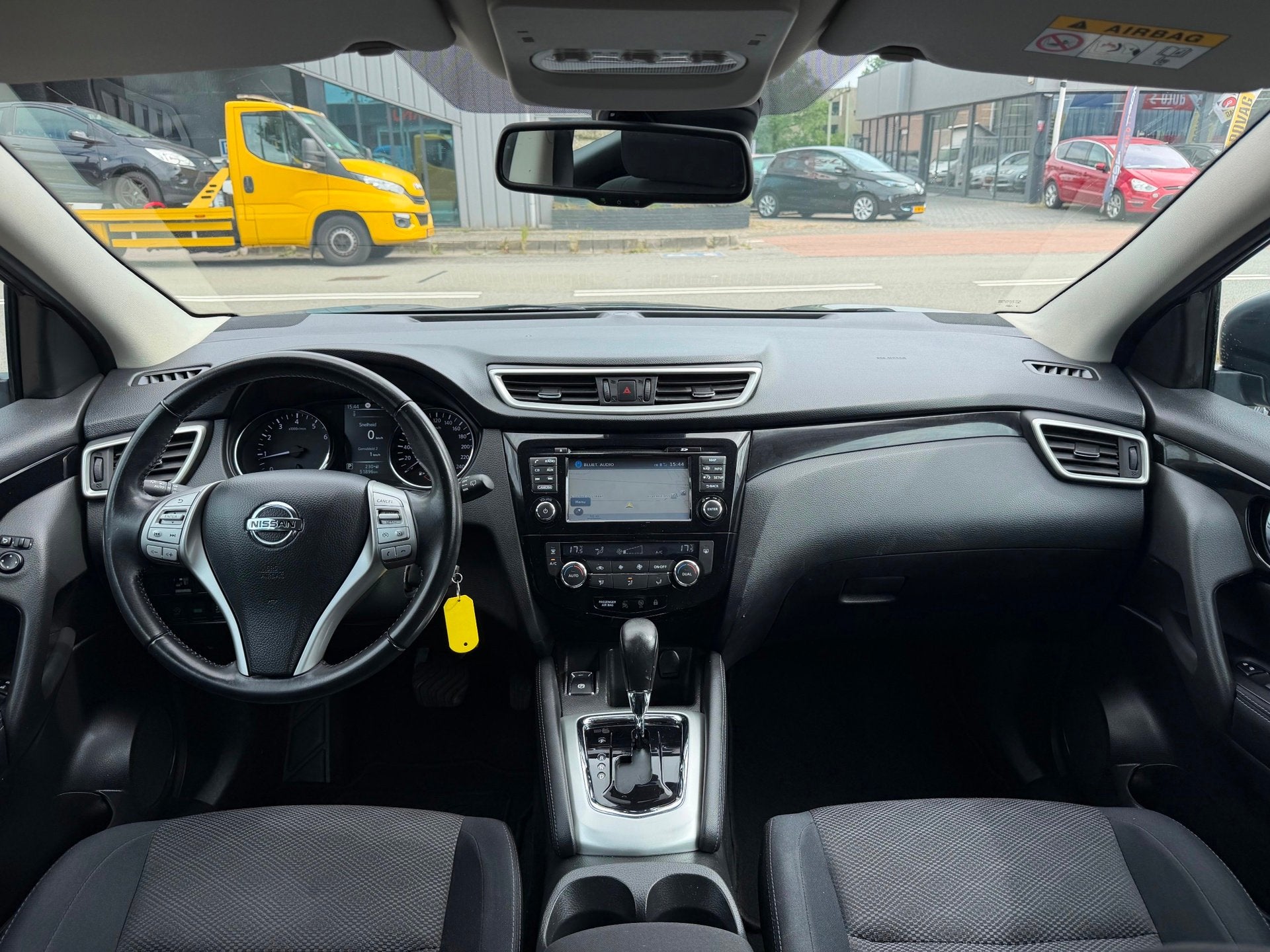 Nissan Qashqai 1.2 N-Connecta Aut/Navi/Camra/Stoelverwarming, Auto's, Gebruikt, 4 cilinders, 116 pk, Automatische klimaatregeling