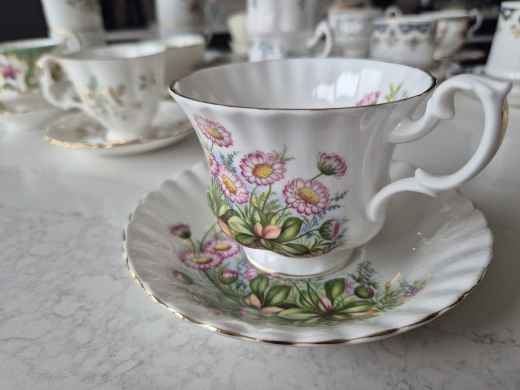 Richmond Bone China England | Vintage kopje en schotel, Ophalen of Verzenden