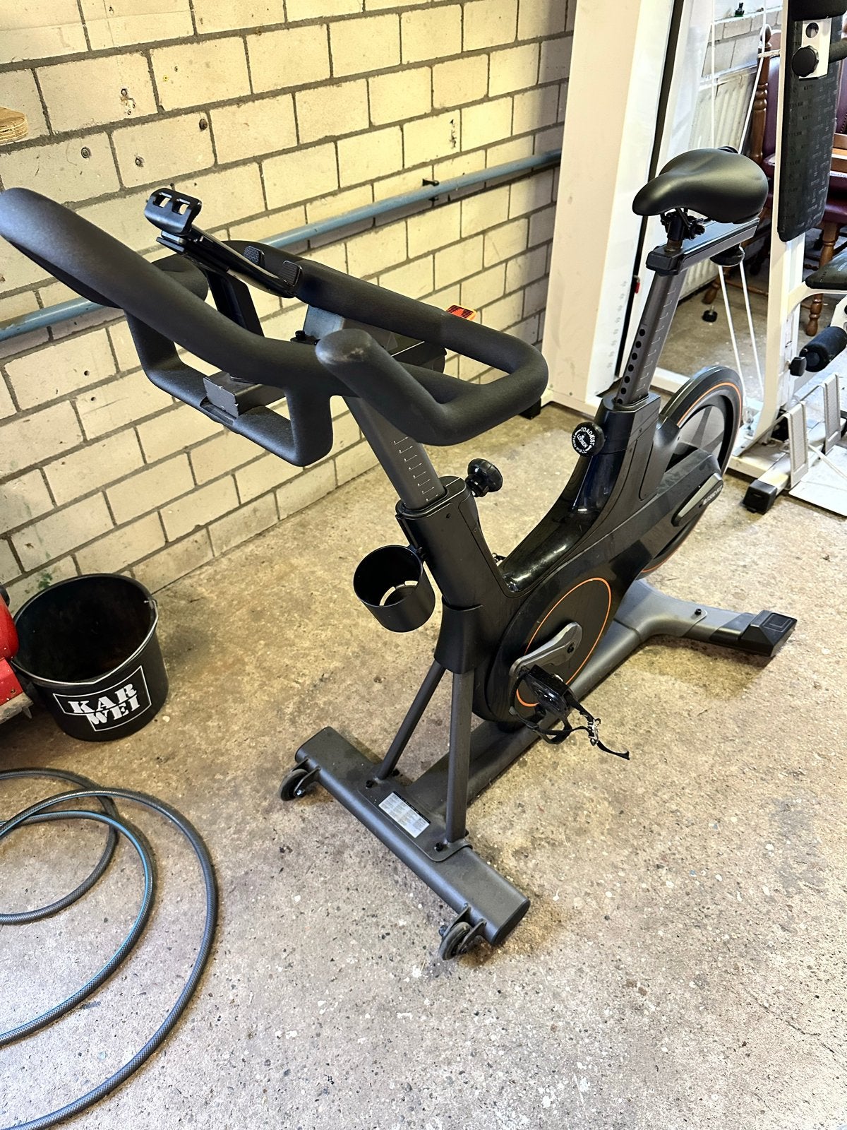 Basic-Fit Spinningfiets - Zo goed als nieuw, Ophalen, Spinningfiets, Zo goed als nieuw, Metaal