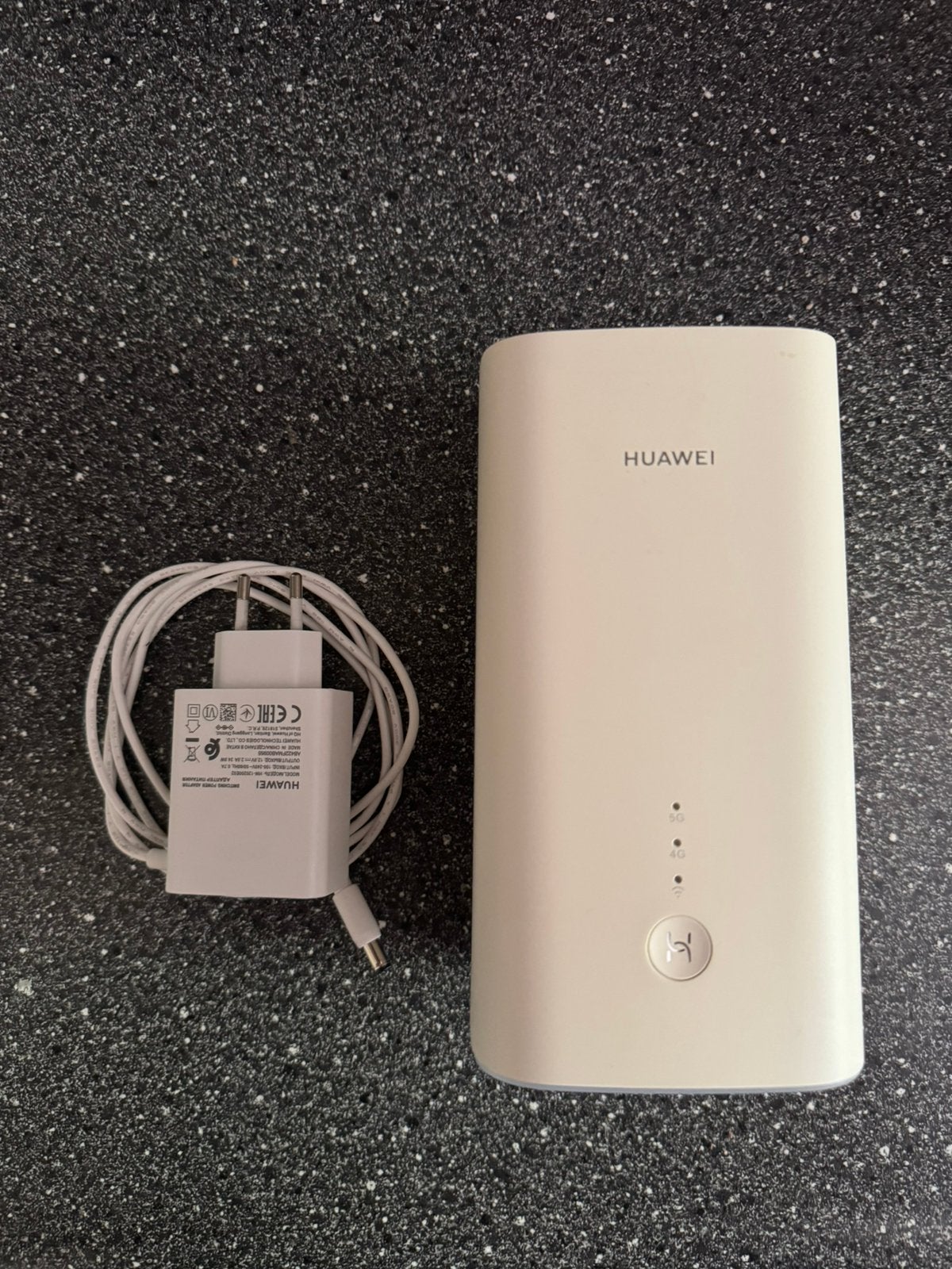Huawei 5G CPE Pro 2 (H122-373) WiFi 6 Router, Computers en Software, Routers en Modems, Ophalen of Verzenden, Gebruikt, Router met modem