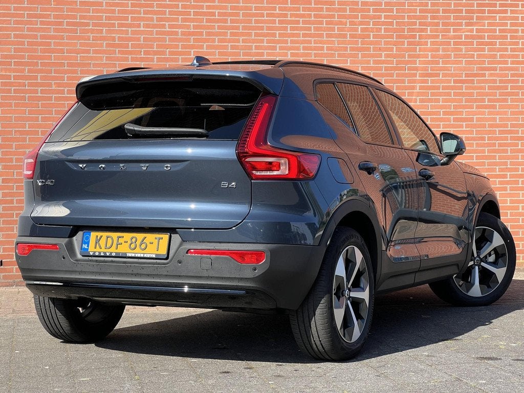Volvo XC40 2.0 B4 Plus Dark Mild hybrid Automaat, Panoramada, Auto's, Volvo, Gebruikt, 4 cilinders, Blauw, Leder en Stof