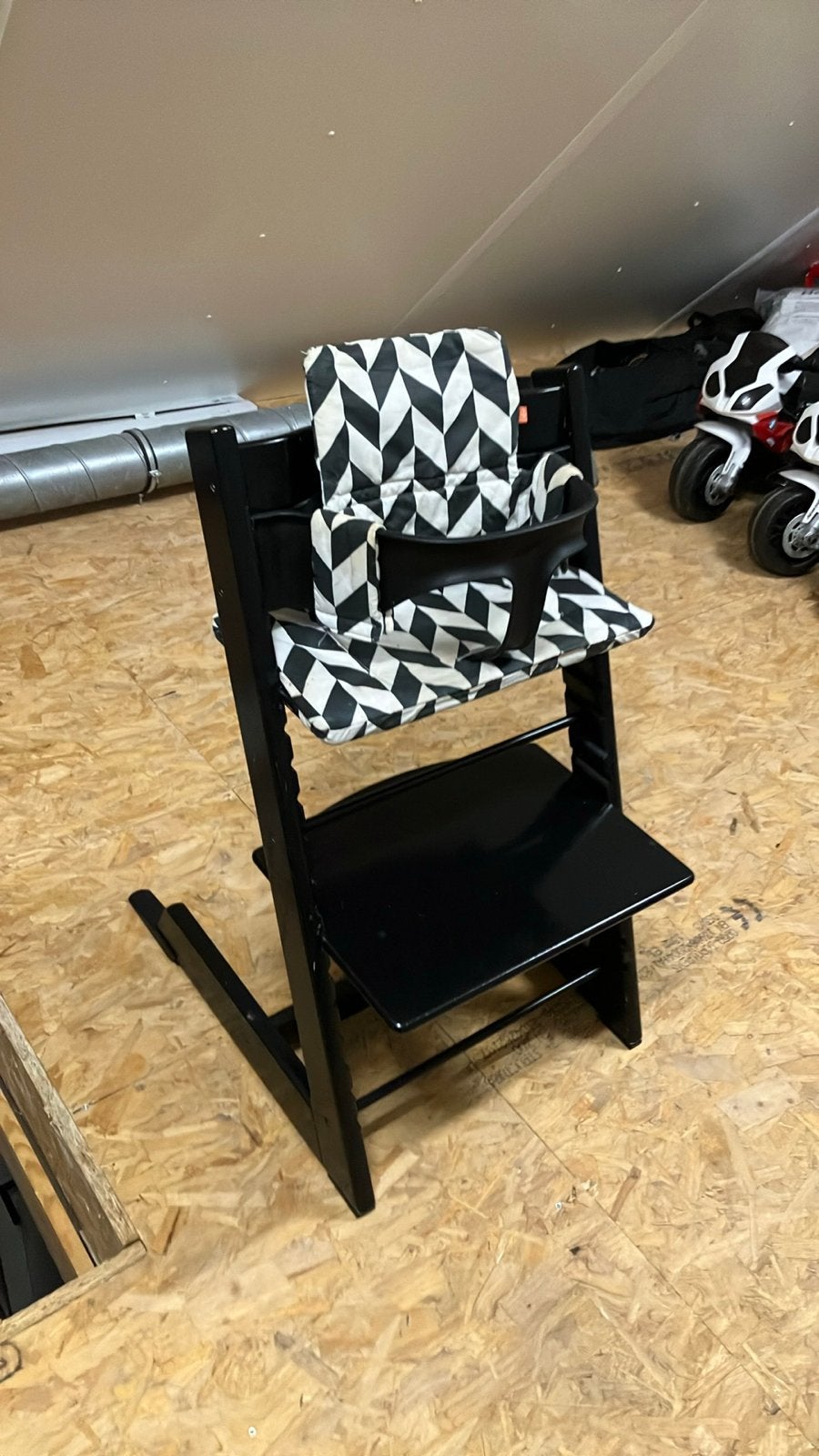 Stokke Tripp Trapp kinderstoel met kussens en baby set, Kinderen en Baby's, Kinderstoelen, Ophalen, Zo goed als nieuw, Meegroeistoel