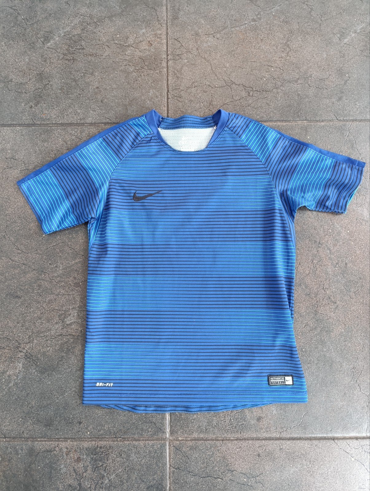 Nike shirt maat 134 / 140, Kinderen en Baby's, Kinderkleding | Maat 134, Ophalen of Verzenden, Zo goed als nieuw, Shirt of Longsleeve