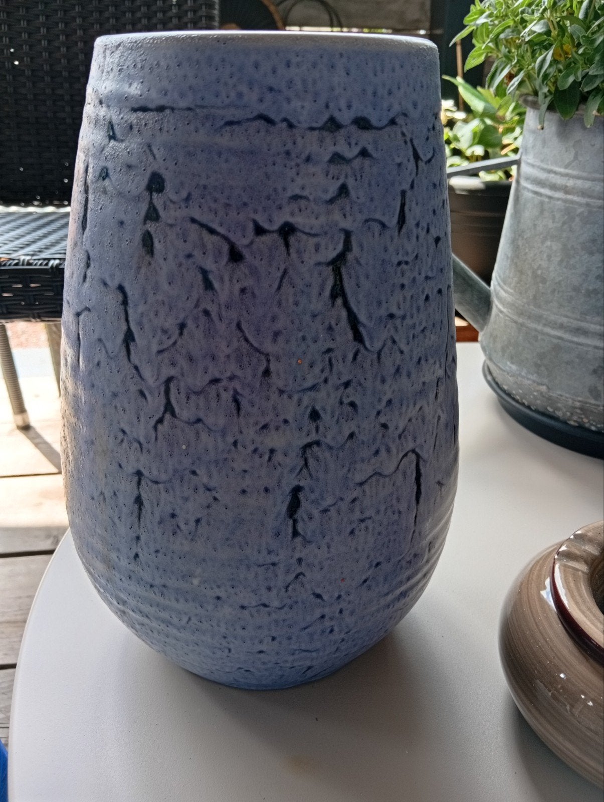 Grote blauwe vaas met unieke textuur mobach, Ophalen of Verzenden