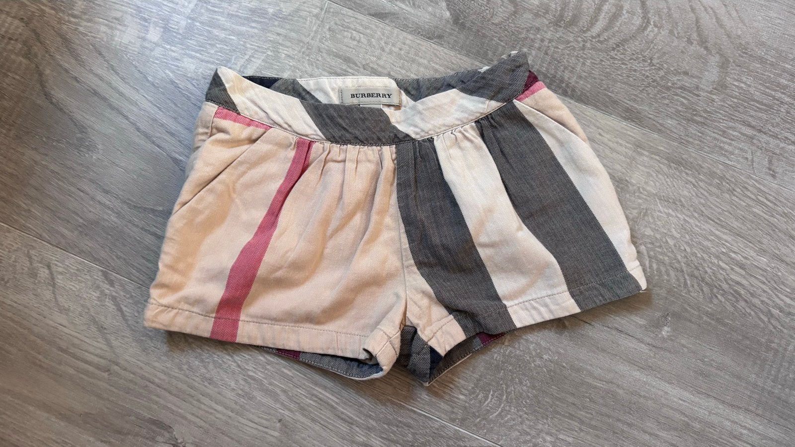 Burberry Korte Broek maat 92, Ophalen, Zo goed als nieuw, Broek